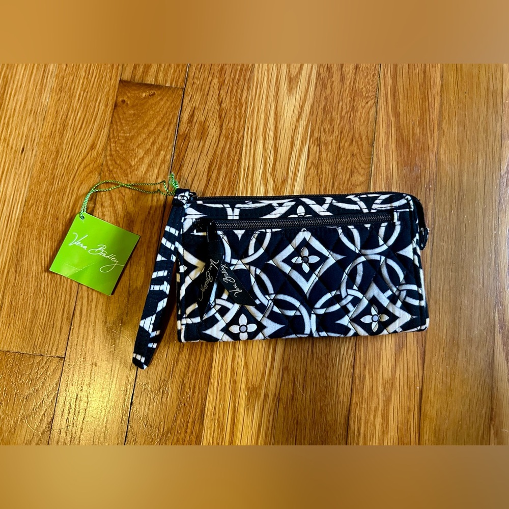 Vera Bradley Front Zip Wristlet Concerto Pattern NWT